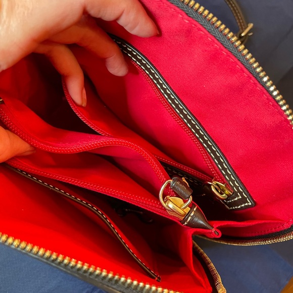 Dooney & Bourke Black Alligator Leather Shoulder bag - Picture 4 of 12